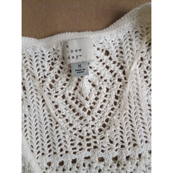 A New Day Sweater Vest Womens M White Crochet Open Knit Scallop Grandma Boho - Picture 3 of 4